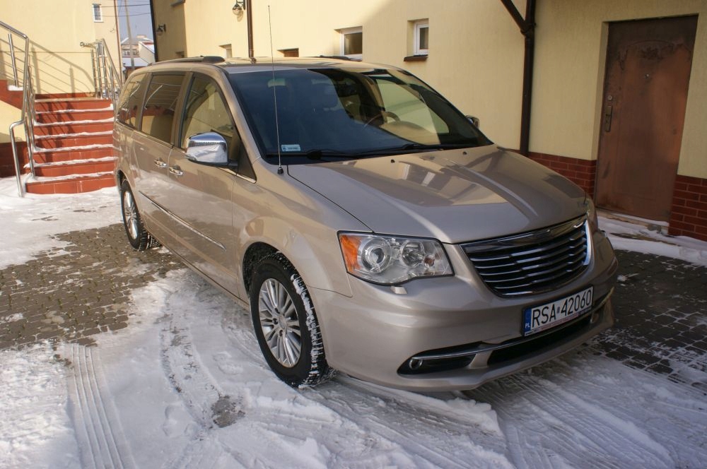 CHRYSLER TOWN & COUNTRY LIMITED 2013 FAK VAT