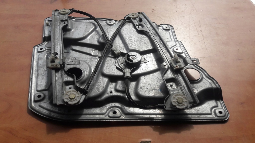 NISSAN PRIMERA P12 PODNOŚNIK SZYBY PRAWY PRZÓD - 12571246087 ...