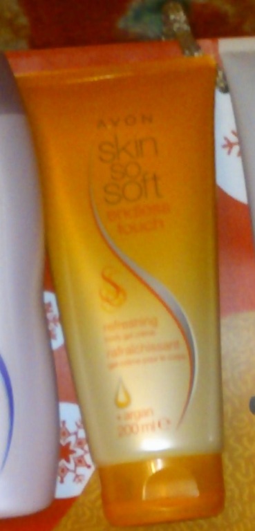 AVON ŻEL-KREM DO CIAŁA SKIN SO SOFT MAGIA DOTYKU