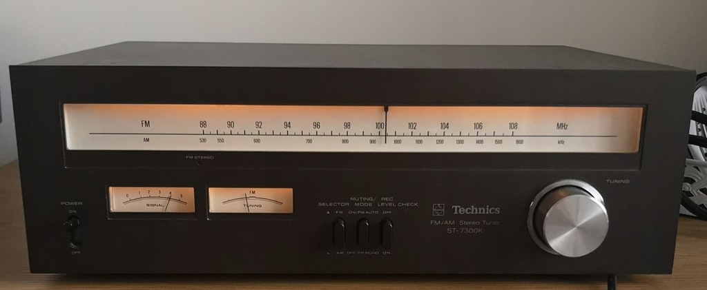 Tuner radiowy analogowy Technics ST-7300K retro