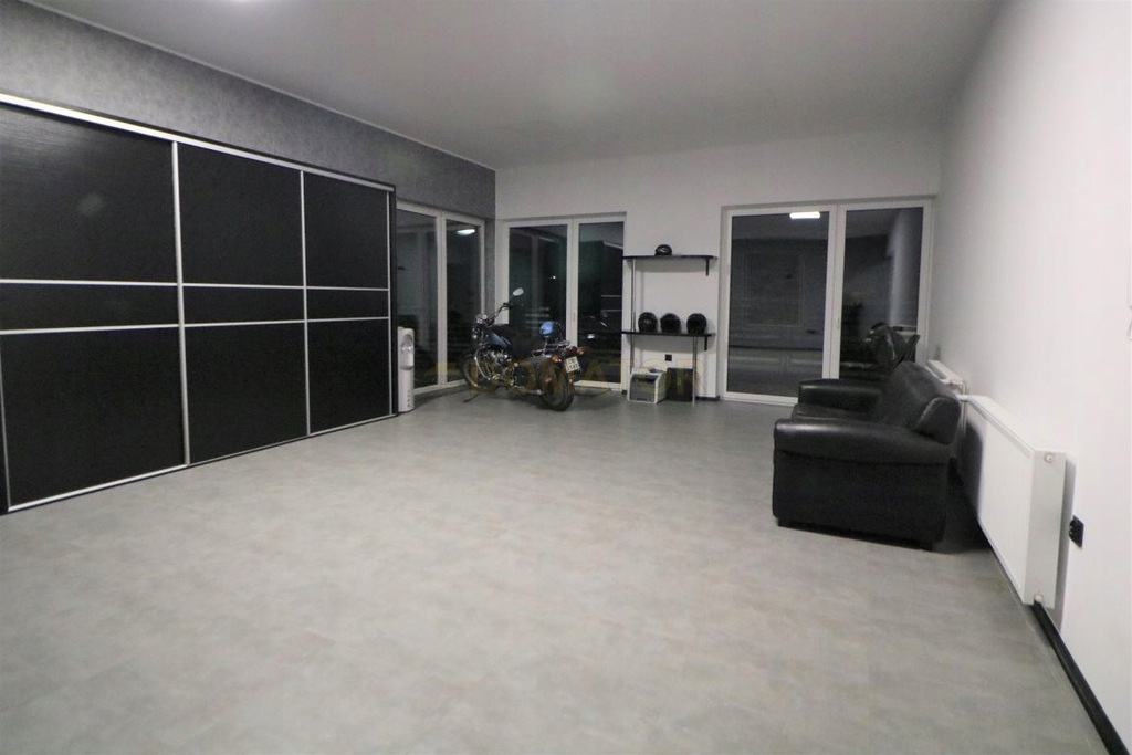 Magazyny i hale, Lisi Ogon, 80 m²