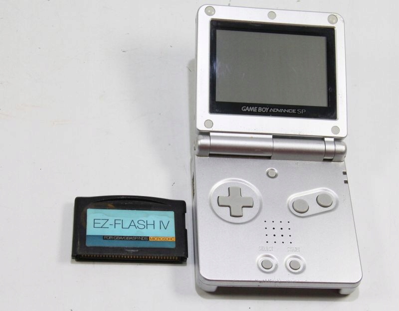 GAMEBOY ADVANCE SP + EZ-FLASH IV