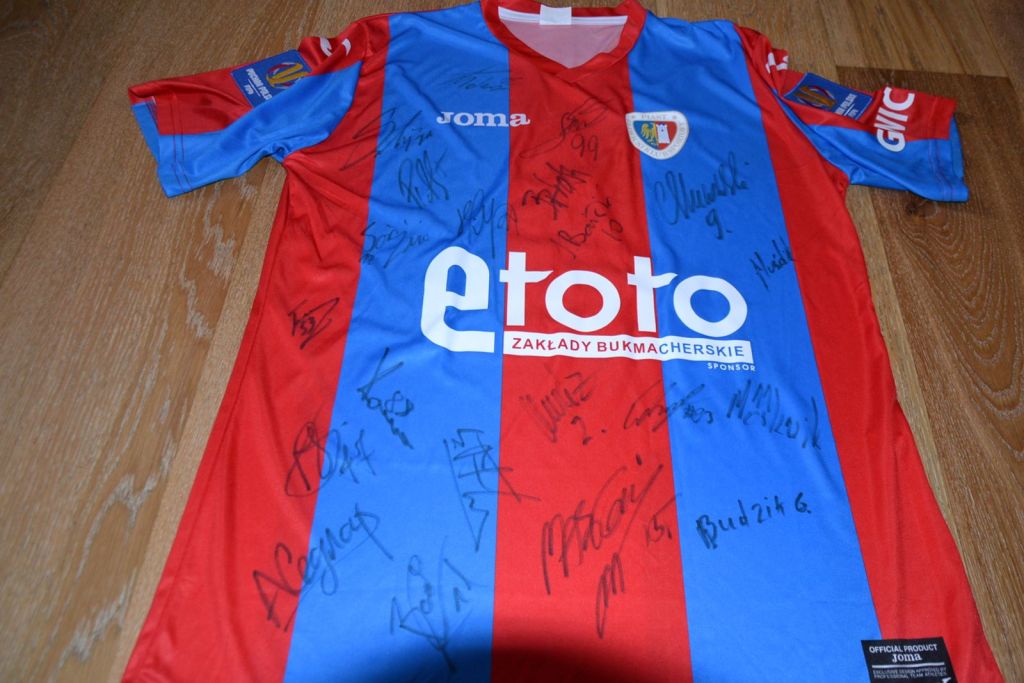 Koszulka klubowa PIAST GLIWICE+autografy