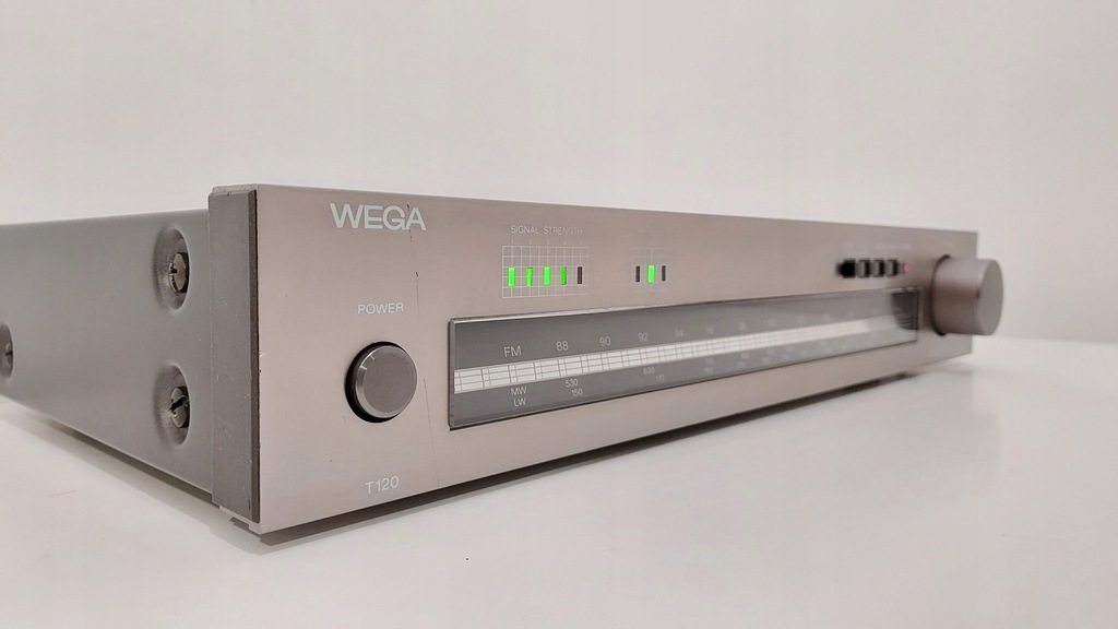 Tuner WEGA ELEKTRONIK / KOLN T120 Radio analogowe Stereo RETRO Aukcja BCM