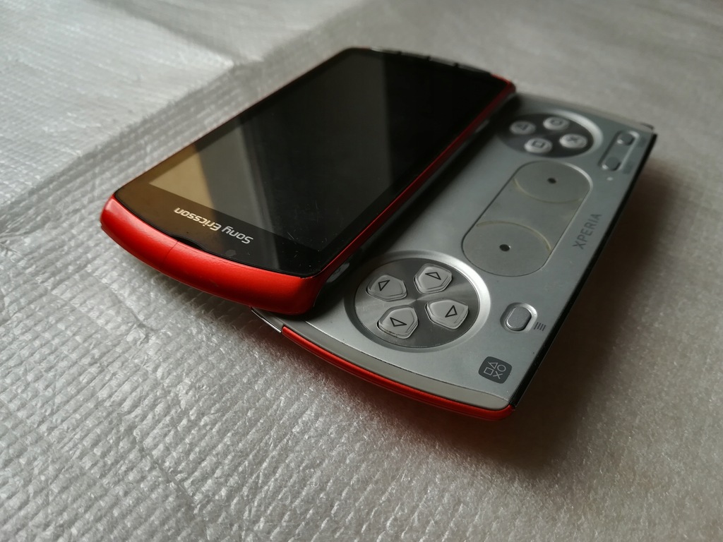 UNIKAT POMARAŃCZOWY SONY ERICSSON XPERIA PLAY R800