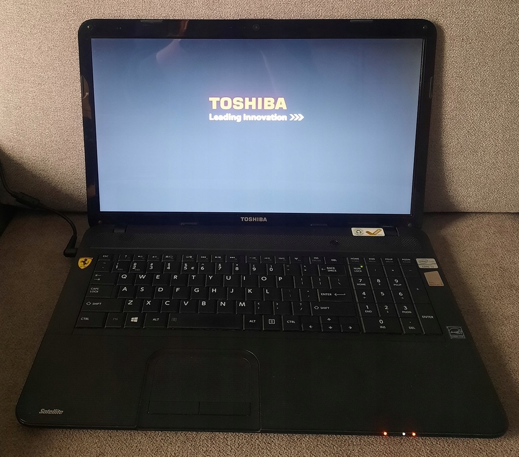 Laptop TOSHIBA Satellite C875 17,3 " i3 4GB win10