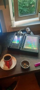 Akai force sampler groove boxGwarancja