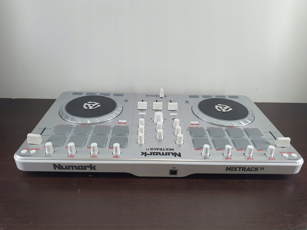 Konsola Numark Mixtrack 2 Pro