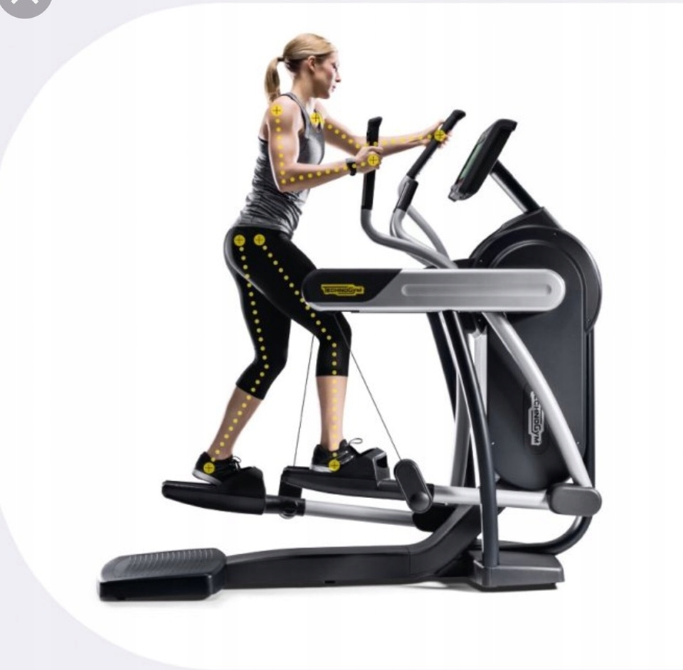 TECHNOGYM VARIO 700 ORBITREK CROSSTRAINER STEPPER