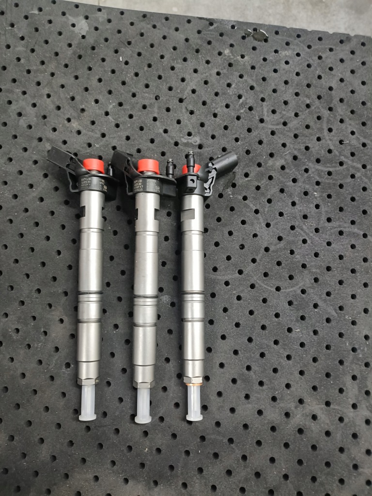 Wtryskiwacze wtryski 0445115078 059130277BD AUDI A4 A6 VW TOUAREG 3.0 TDI.