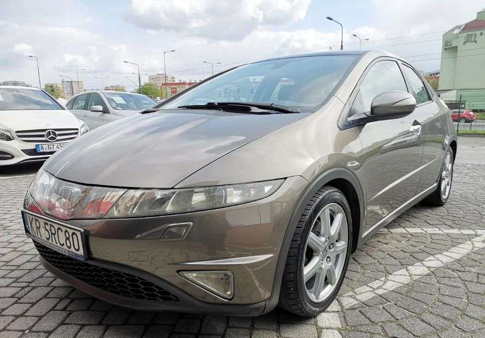 Honda Civic 1.8 i-VTEC 140KM RzeczPrzebieg Bog...