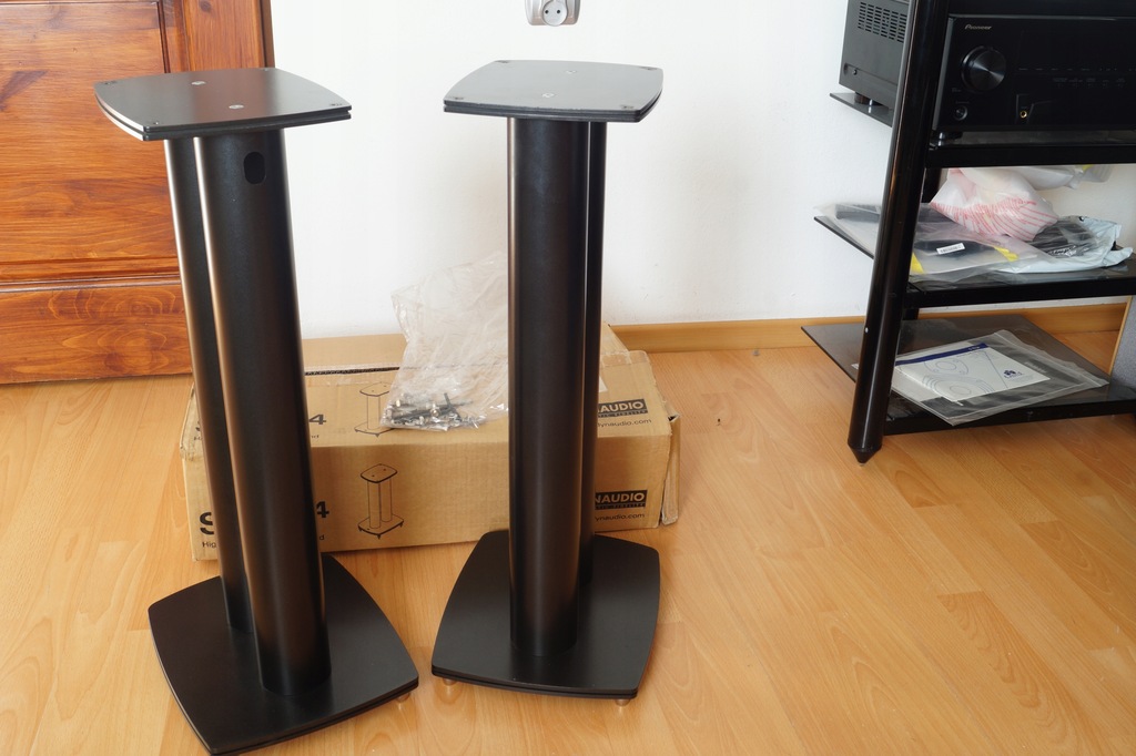 dynaudio stand 4