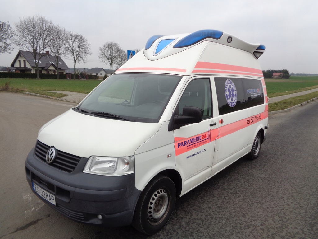 VW TRANSPORTER T5 KARETKA AMBULANS