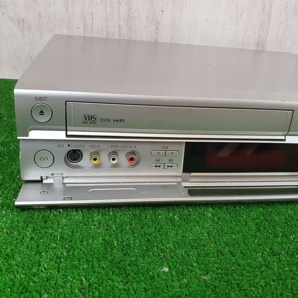 Купить Panasonic DMR-EX95V Копирование VHS на DVD или HD 250 ГБ: отзывы, фото, характеристики в интерне-магазине Aredi.ru