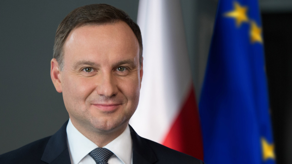 Narty Prezydenta RP Andrzeja Dudy z autografem