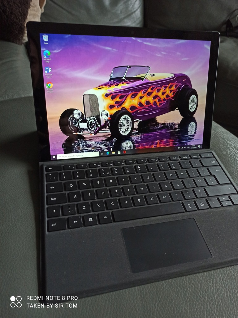 Surface Pro 6 i7 8 GB / 256 GB czarny klawiatura