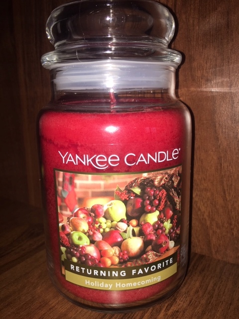 Yankee Candle Świeczka Returning Favorites 623g