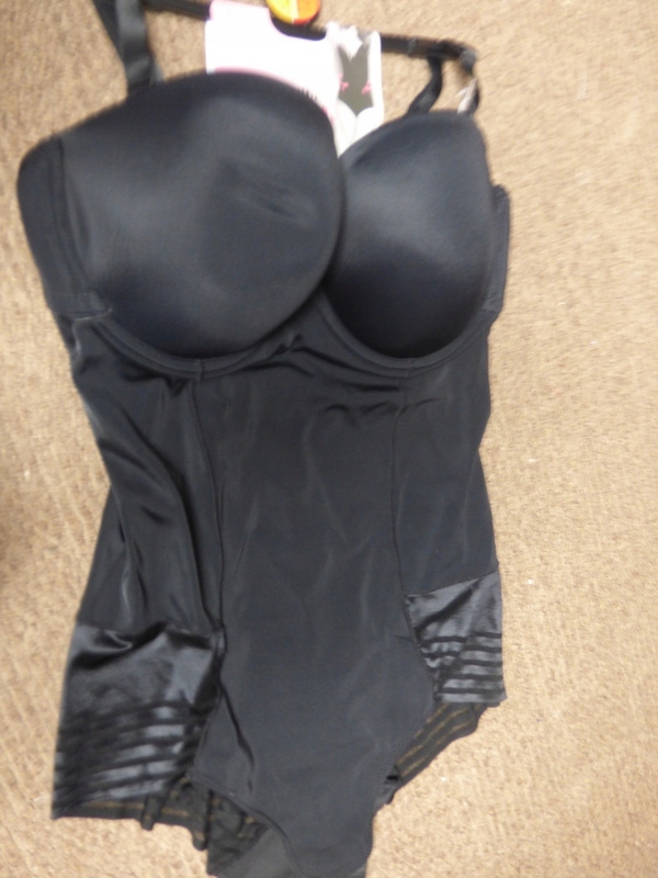 PRIMARK WYSZCZUPLAJACE BODY BLACK 95G