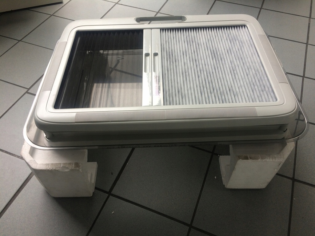 Kompletne Okno dachowe DOMETIC Midi Heki 700x500