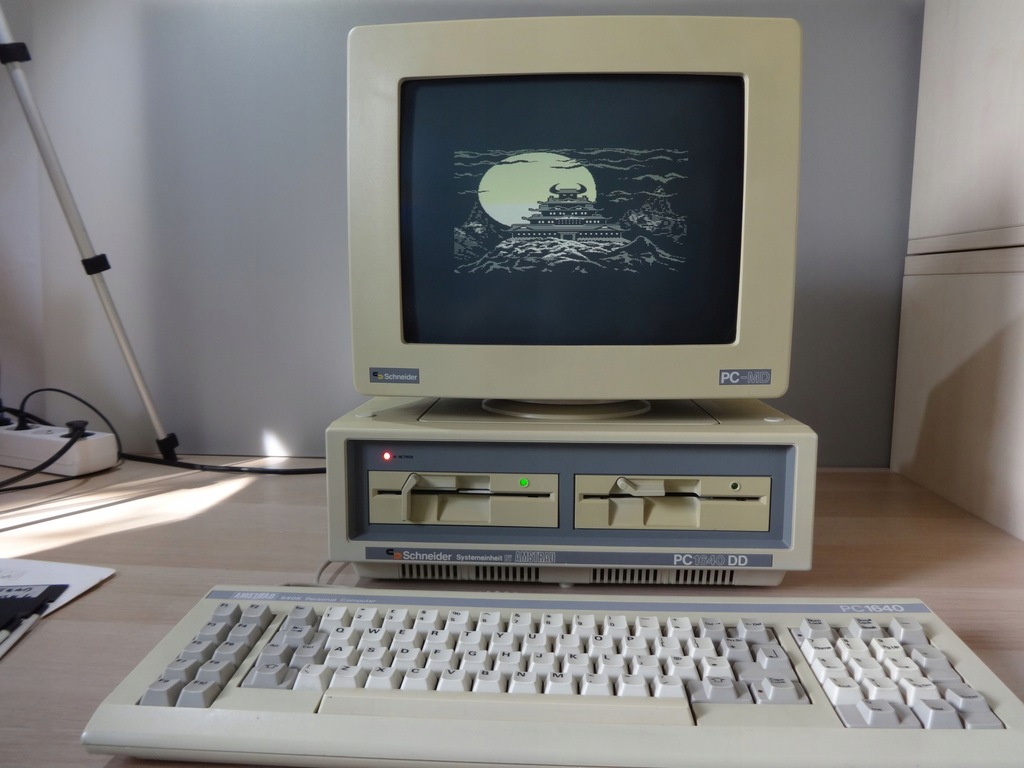 SHNEIDER / AMSTRAD PC 1640 DD pełny komplet z monitorem i Klawiaturą