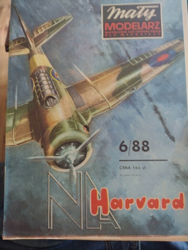 MM 6/88 samolot treningowy Harvard MK II B