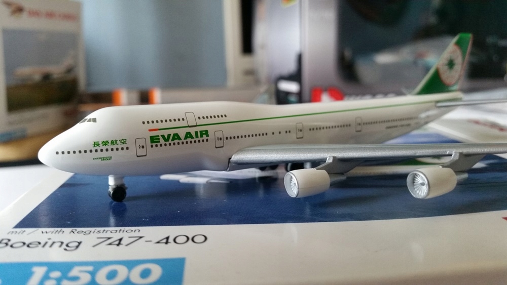 Купить 1:500 Боинг 747-400 EVA AIR Herpa: отзывы, фото, характеристики в интерне-магазине Aredi.ru