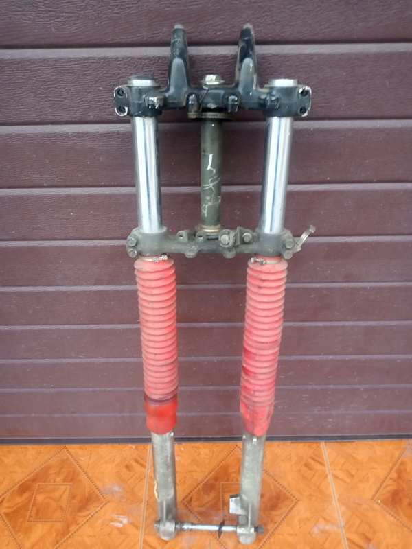 LAGI PÓŁKA SZTYCA YAMAHA DT 80