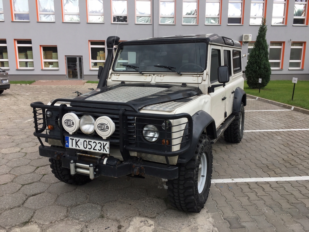 Land Rover Defender 110 2495 cm³