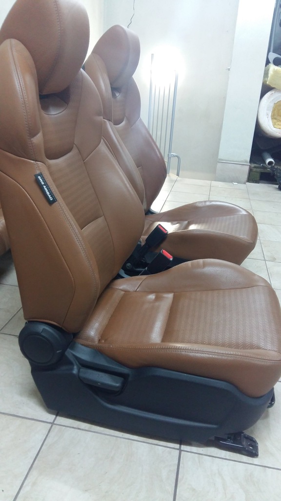 Hyundai Genesis Coupe fotele z Airbag, kanapa