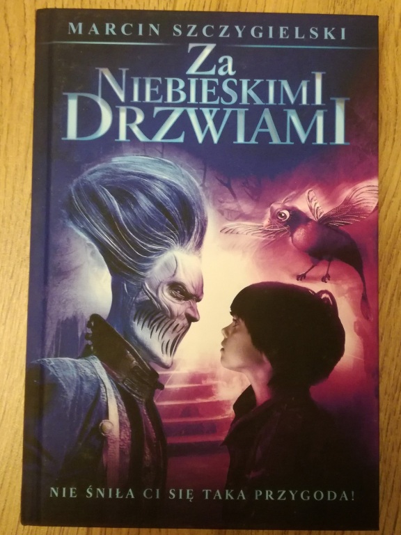 Książka ZA NIEBIESKIMI DRZWIAMI