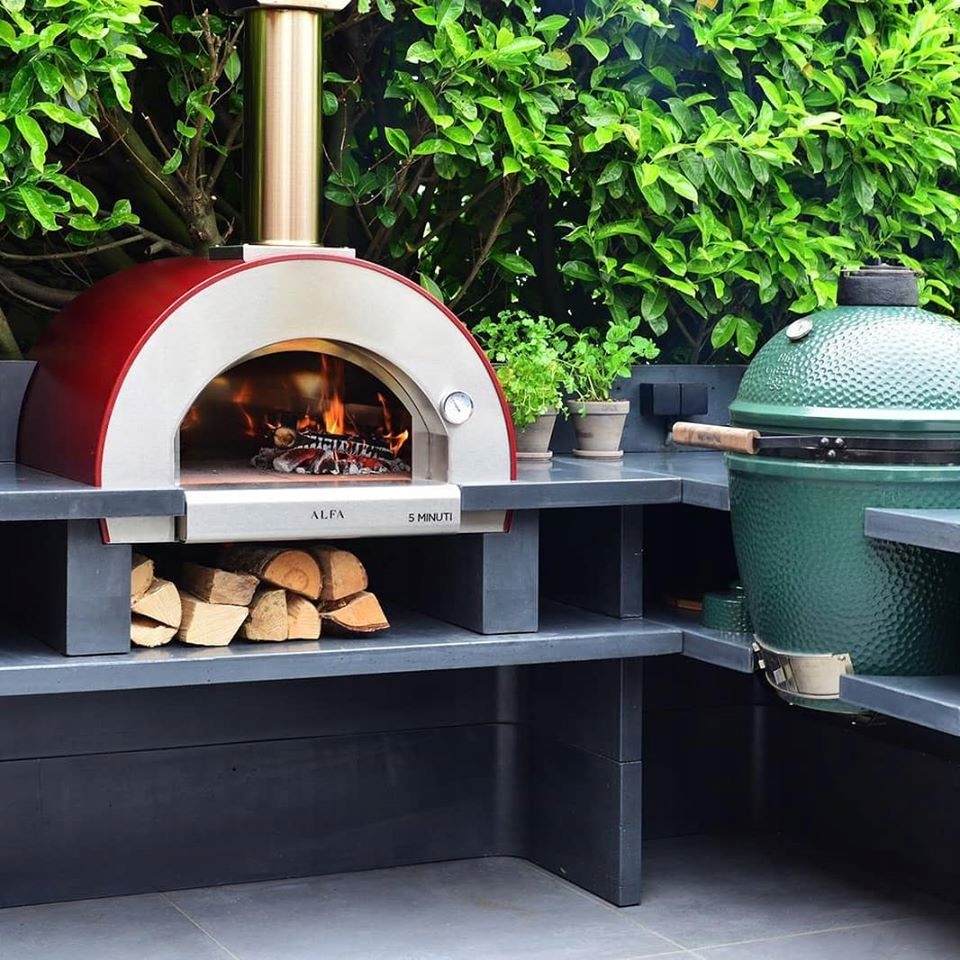 Садовая печь купить. Печь для пиццы дровяная Valoriani Vesuvio. Пицца печь pizza Oven. Итальянская печь на дровах.