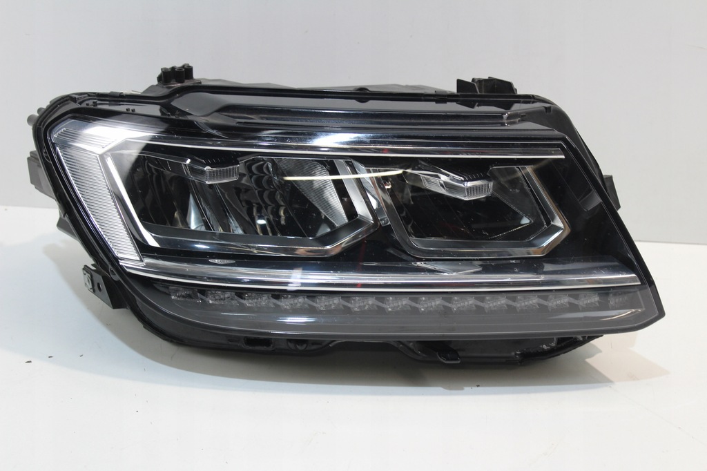 LAMPA PRAWA PRZÓD VW TIGUAN 5NB FULL LED BASIC LED 5NB941036B