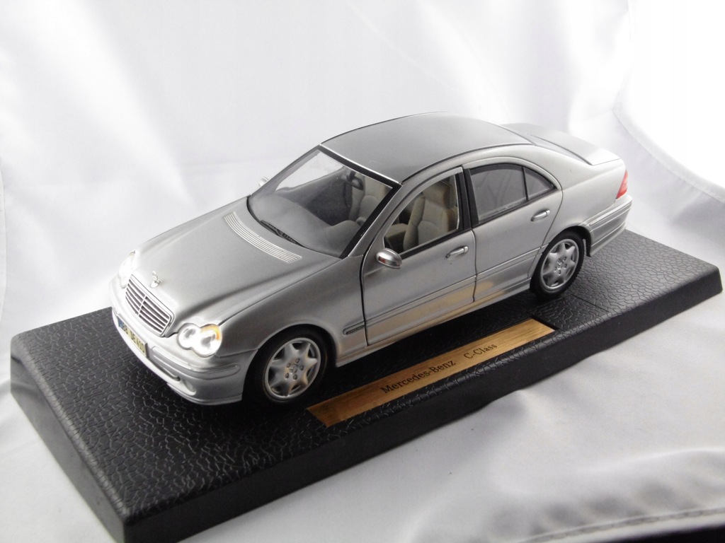 MERCEDES BENZ C-CLASS ANSON SKALA 1:18 9052