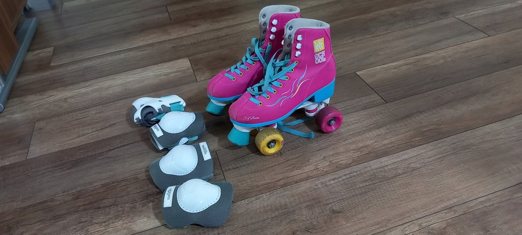 Wrotki dziecięce z ochraniaczami – rozmiar 37 – 50 zł