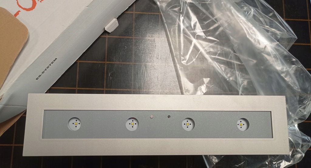 ES-SYSTEM VERSO LED-HO VDD VDD_S 4x1 TA 1WD 8409310 OPRAWA LED AWARYJNA