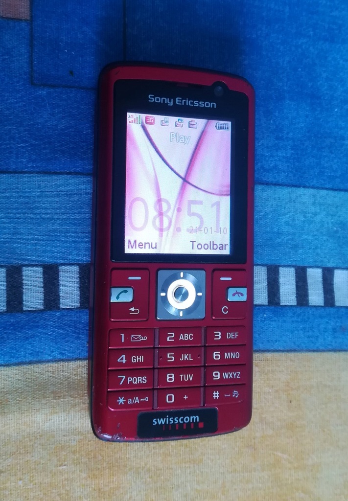 Czerwony Sony Ericsson K610i bez simlocka