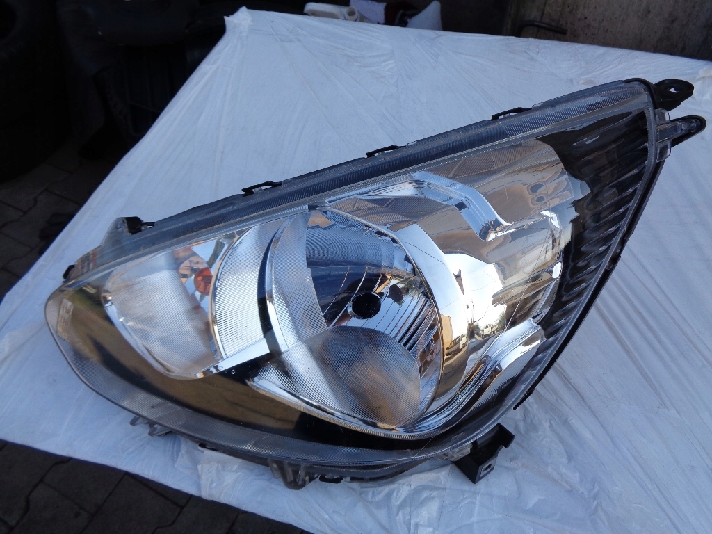 Lampa Lewa MITSUBISHI SPACE STAR 8301C193 Europa