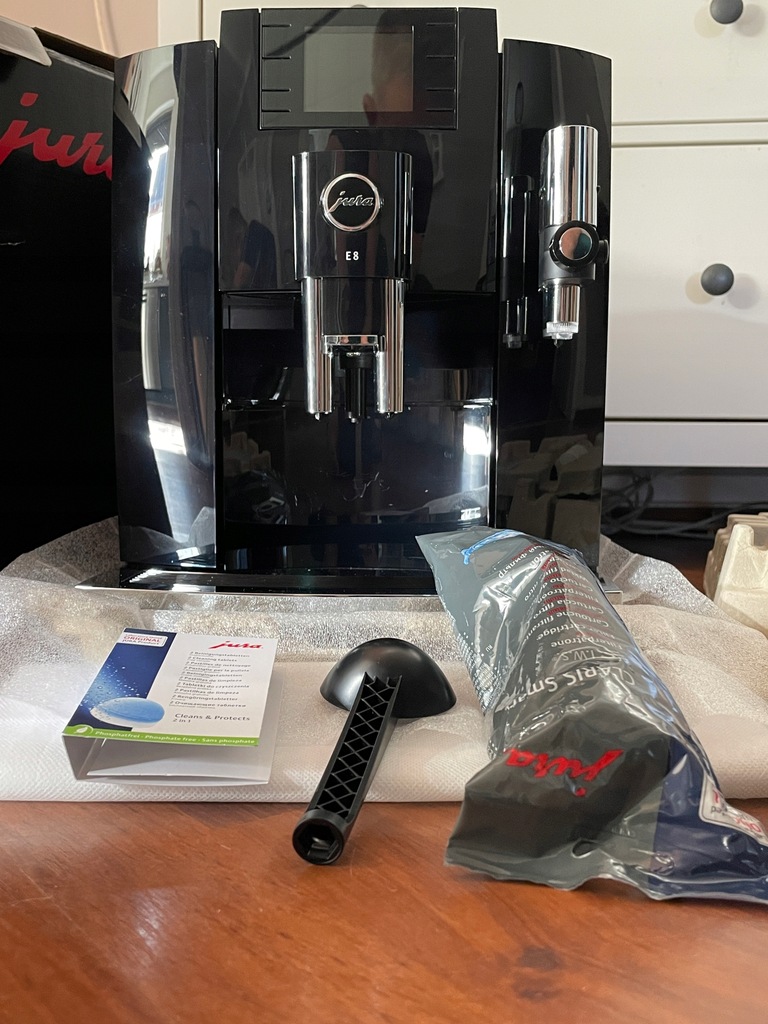 Jura E8 (EB) Piano Black