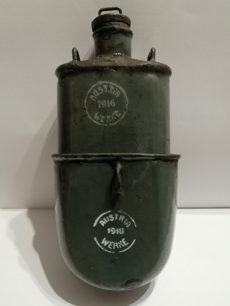 MANIERKA EMALIOWANA Z KUBKIEM 1918