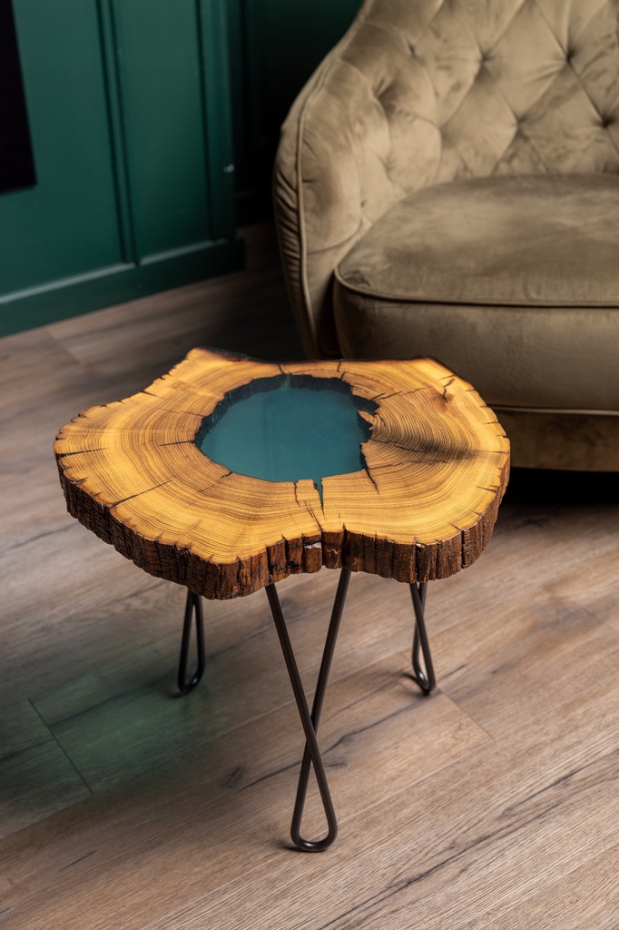 Stolik z plastra robinii akacjowej z żywicą wys. 45cm