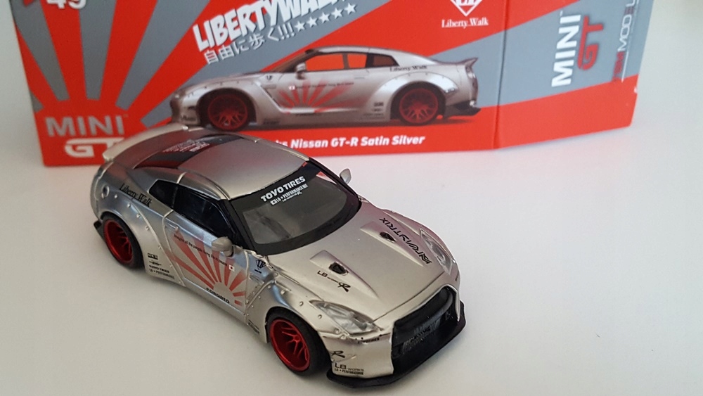 MINI GT LB★Works GT-R Satin Silver MINI GT LB☆WORKS Nissan GT-R (R35) Satin Silver / No. 49