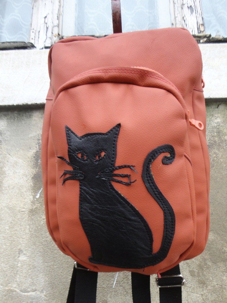 Artystyczny skórzany plecak z kotem. Handmade