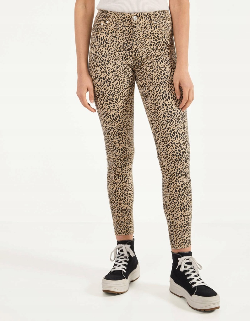 29J099 BERSHKA__MK6 SPODNIE JEANS ANIMAL PRINT__S