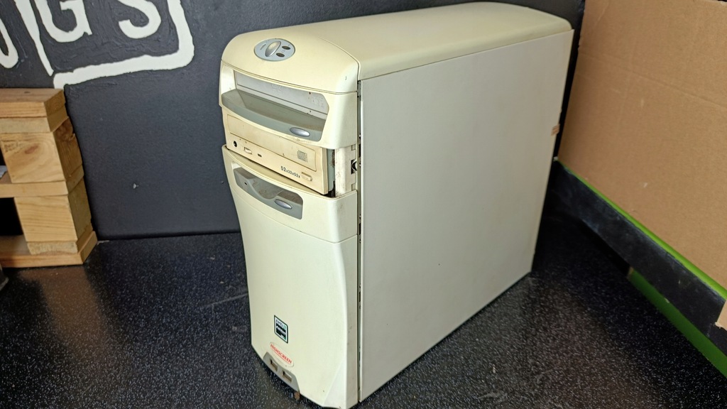komputer stacjonarny stary retro pc