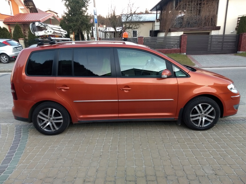 VW Touran 2.0 HIGHLINE 7 osobowe orginał /pod LPG