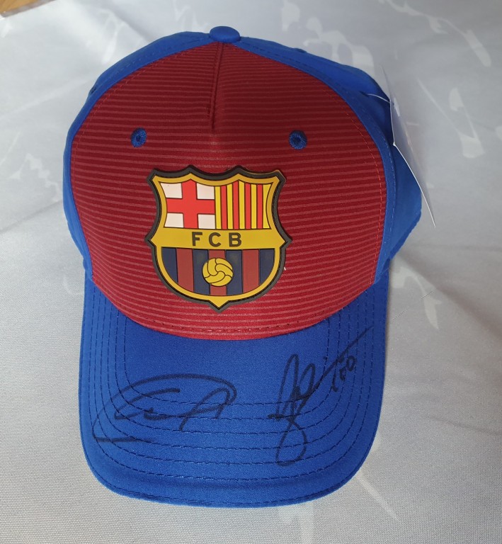 FC Barcelona - czapka autograf Messi i Gierezman.