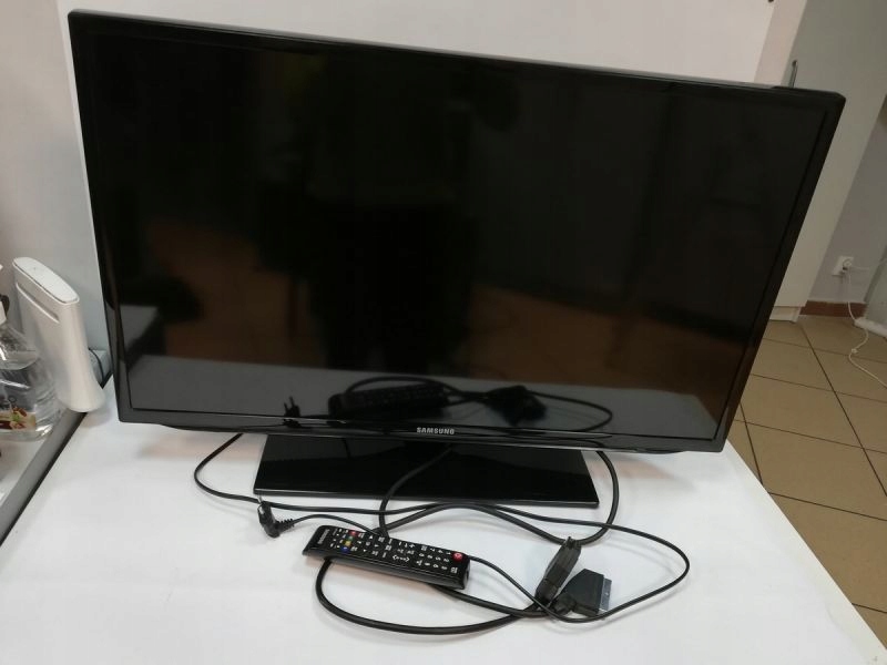 TELEWIZOR SAMSUNG UE32EH5020W + PILOT