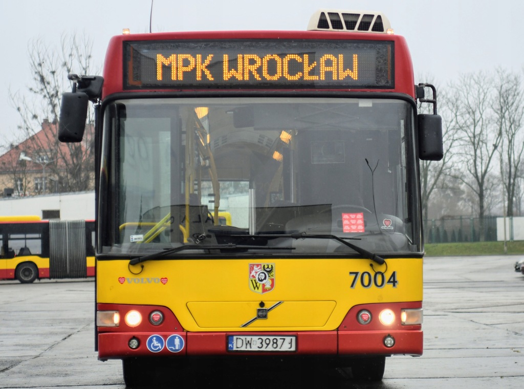 Autobus Volvo 7000 od MPK Wrocław 10090858009