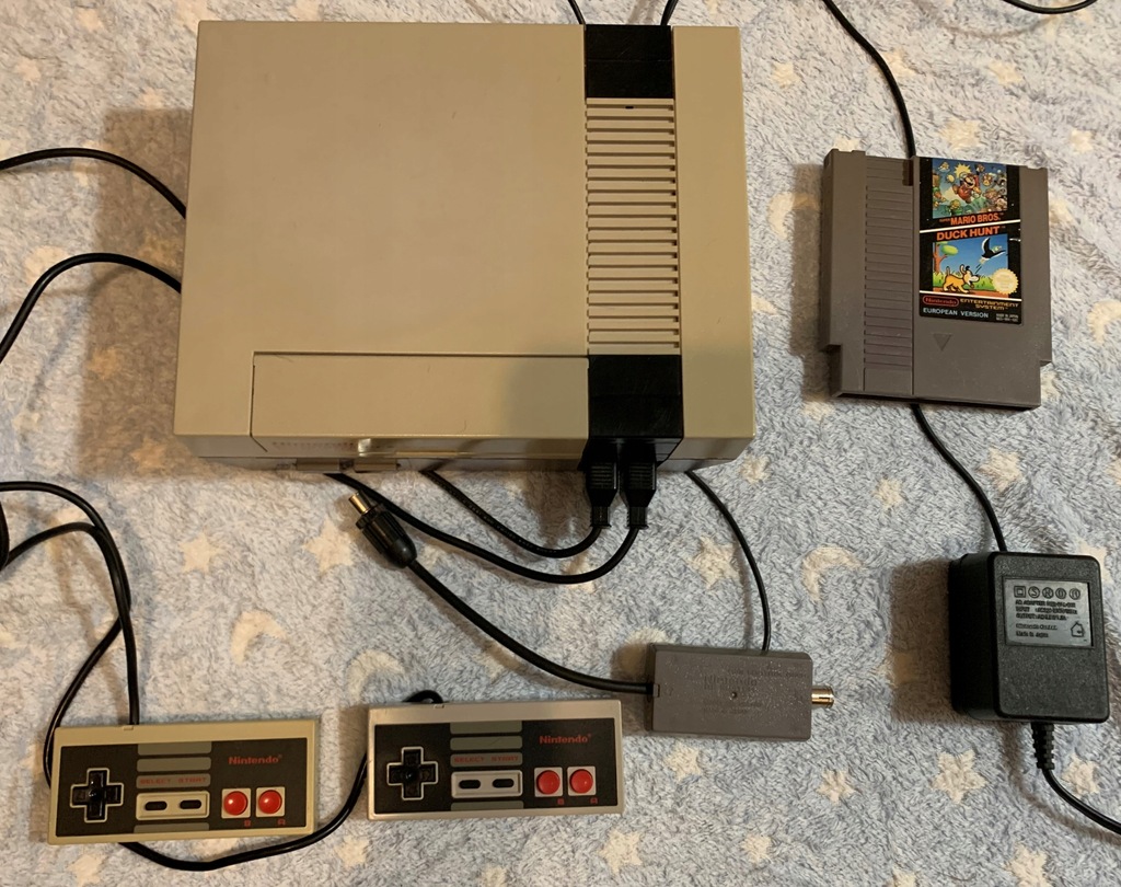 Konsola Nintendo NES + MARIO + DUCK HUNT (EURO)