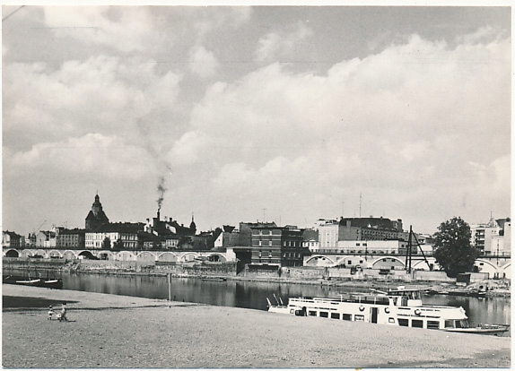 Gorzów Wlkp. Widok znad Warty statek f. Śmietański